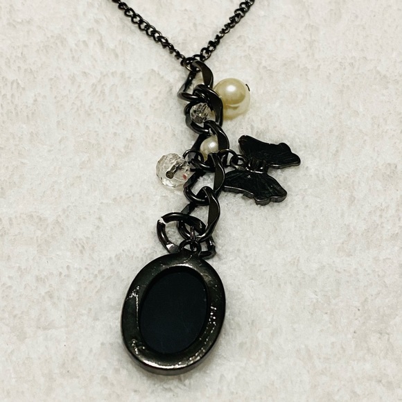 Cameo bow charm necklace - Picture 2 of 4